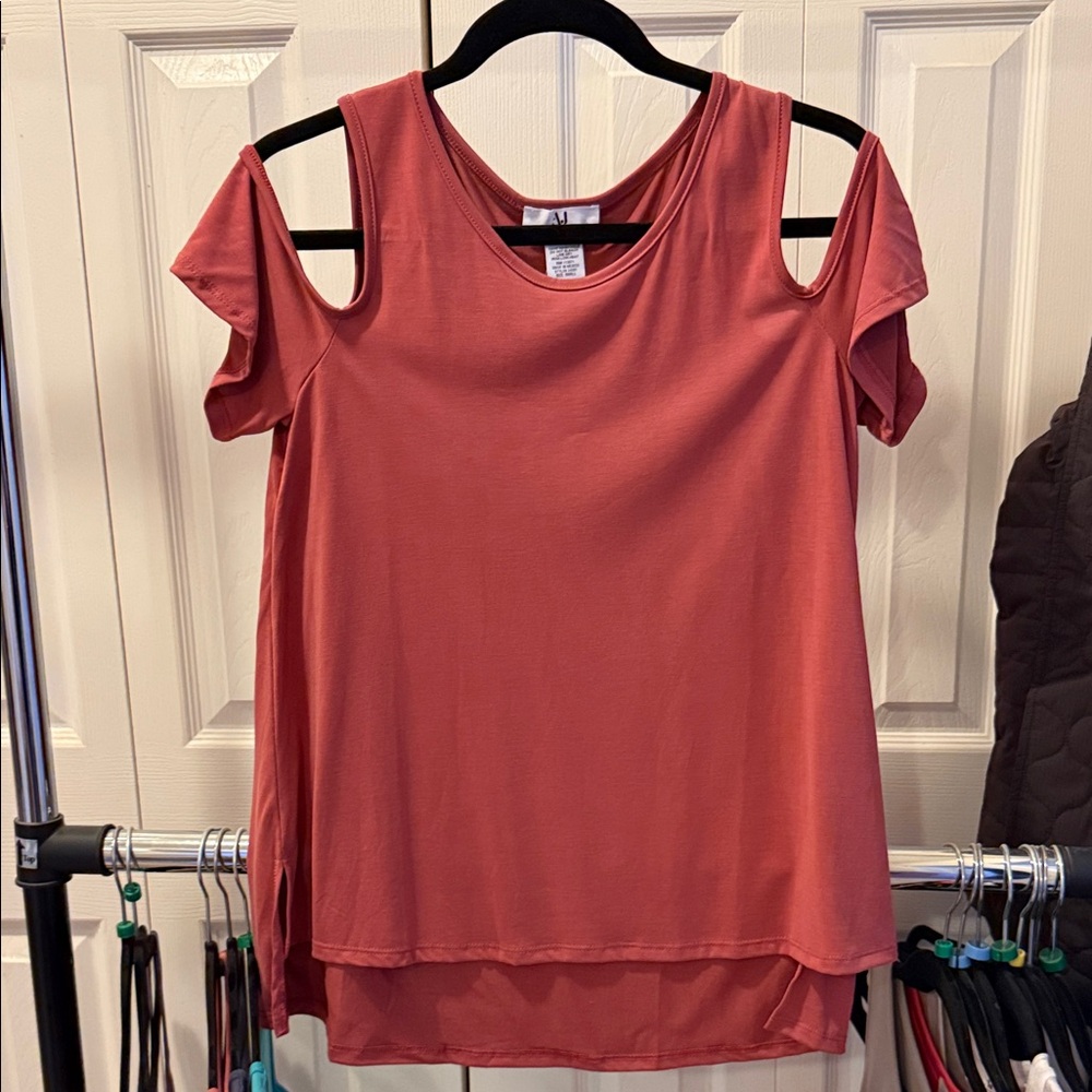 Amelia James Cold-Shoulder Tank in Dusty Coral